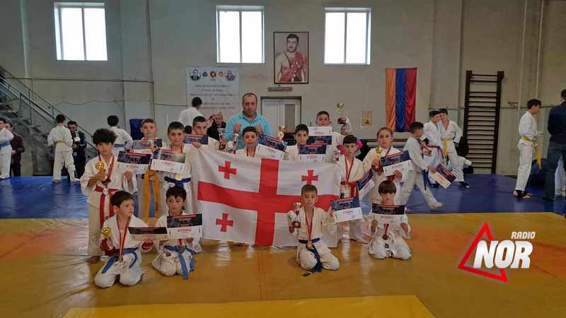 ნინოწმინდელი კარატეს სპორტსმენები სომხეთიდან გამარჯვებით დაბრუნდნენ