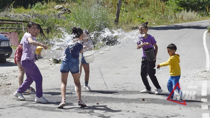 სომხური სამოციქულო ეკლესია ვარდავარს აღნიშნავს