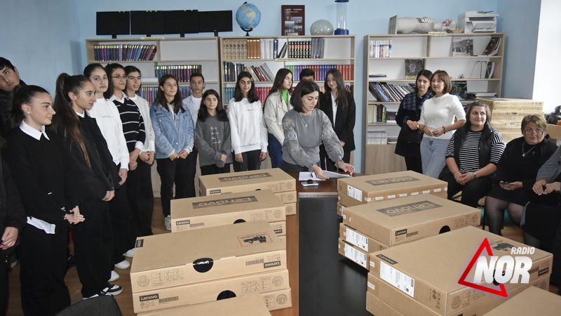 “ჩემი პირველი კომპიუტერი” პროგრამის ფარგლებში ნინოწმინდის მუნიციპალიტეტის სკოლების მოსწავლეებმა კომპიუტერები მიიღეს