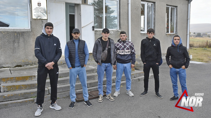 ნინოწმინდიდან ახალგაზრდები სამხედრო გაწვევის კომისიაზე წავიდნენ