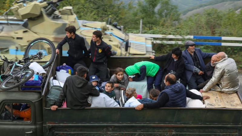 მთიანი ყარაბაღში სახლი  100 ათასზე მეტმა ადგილობრივმა დატოვა