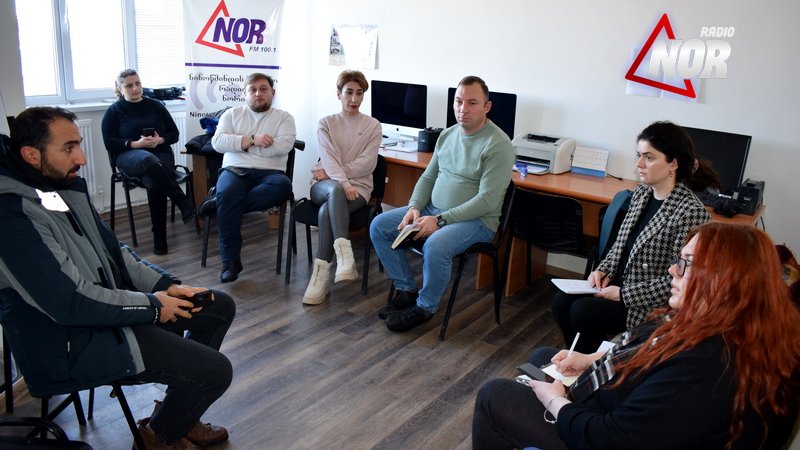 შეხვედრა ომბუდსმენის წარმომადგენლებთან რადიო NOR-ში: ეთნიკური უმცირესობების პრობლემების ანალიზი